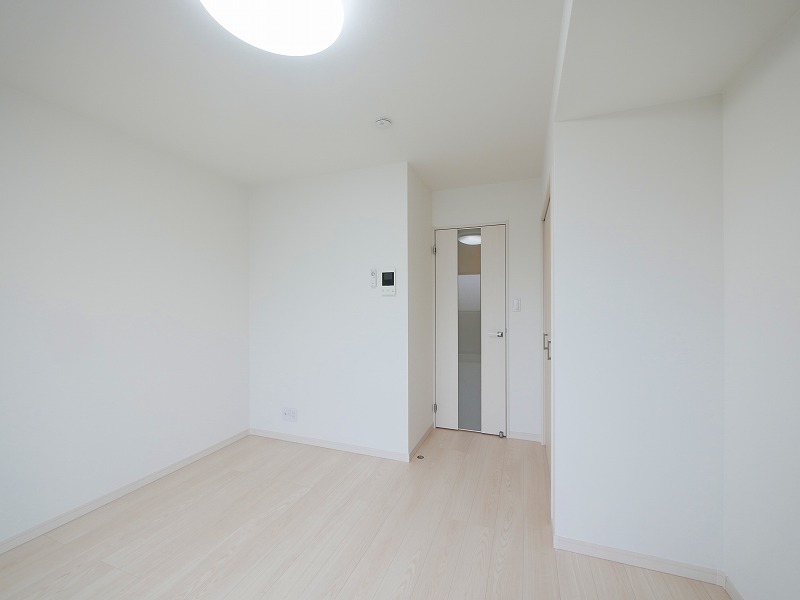 その他部屋・スペース　落ち着いて過ごせるお部屋なので、寝室にいかがでしょうか