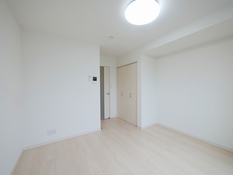 居室・リビング　こちらのリビングで趣味の時間をお楽しみください