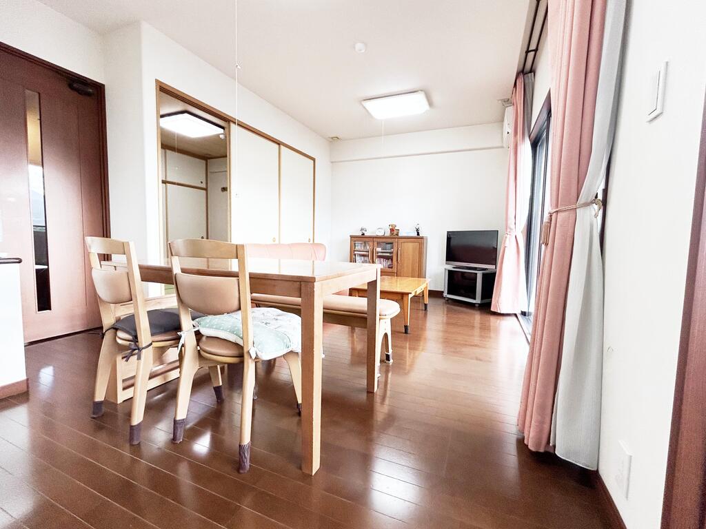 居室・リビング　日当たり良好です