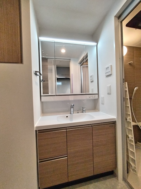 洗面設備　◆シャワー付洗面化粧台◆