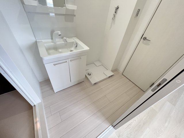 洗面設備　※同タイプの写真となり、実際のお部屋とは異なる場合があります