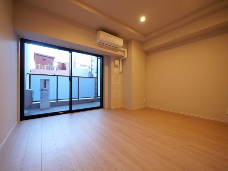 居室・リビング　※別部屋の参考写真です。