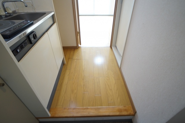 玄関　※他のお部屋の写真です