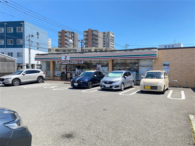 コンビニ　セブンイレブン宮崎江平東通り店（コンビニ）まで299m