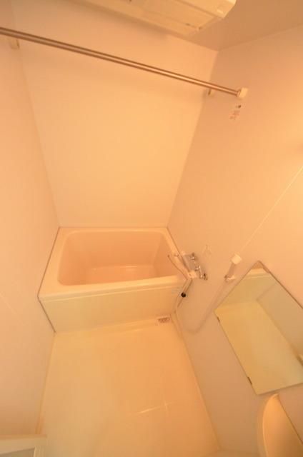 バス・シャワールーム　☆清潔感のあるバスで1日の疲れを取りましょう☆