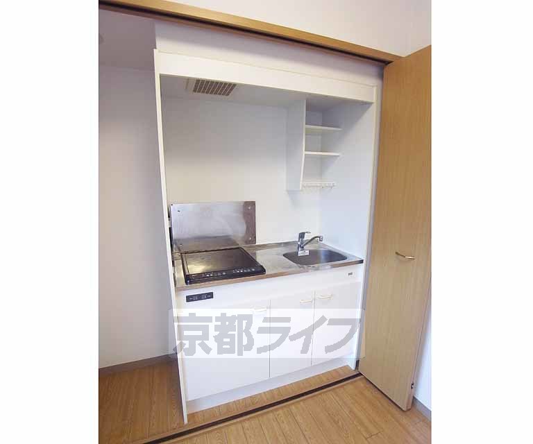 キッチン　コンパクトなキッチンです。