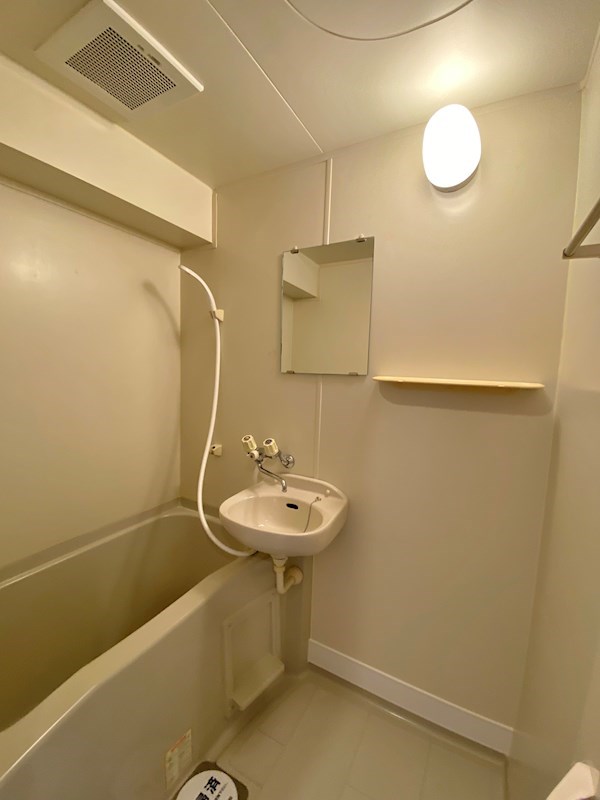 バス・シャワールーム　別室の画像です、ご参考までに