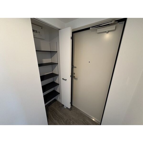 玄関　明るい玄関でお出迎え♪