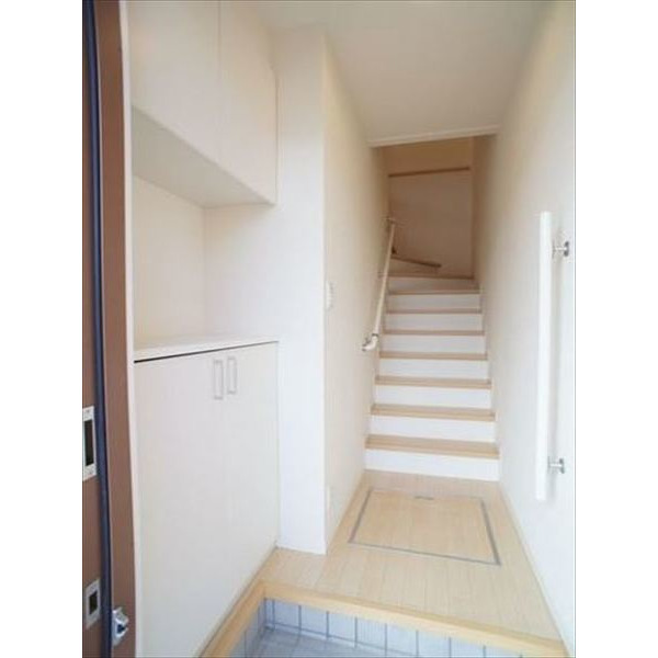 玄関　階段