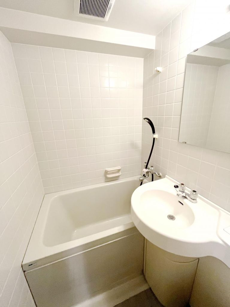 バス・シャワールーム　洗面