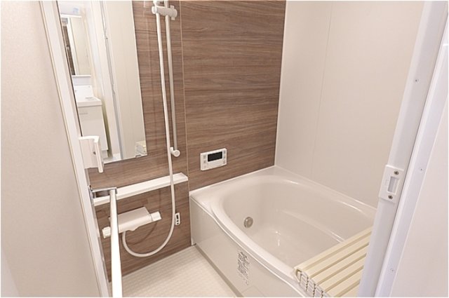バス・シャワールーム　換気暖房乾燥機付き浴室