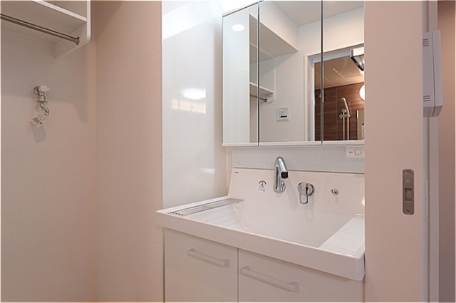 洗面設備　洗髪洗面化粧台