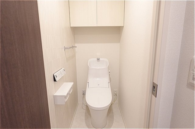 トイレ　温水洗浄暖房便座のトイレ