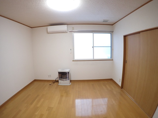 居室・リビング　リビング１１帖のお部屋です