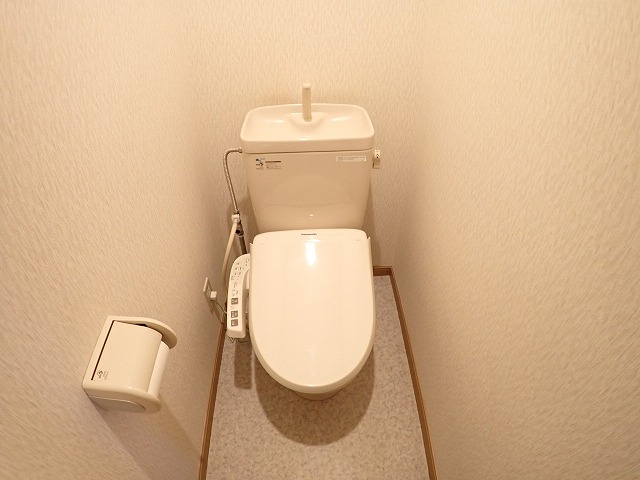 トイレ　温水洗浄暖房便座