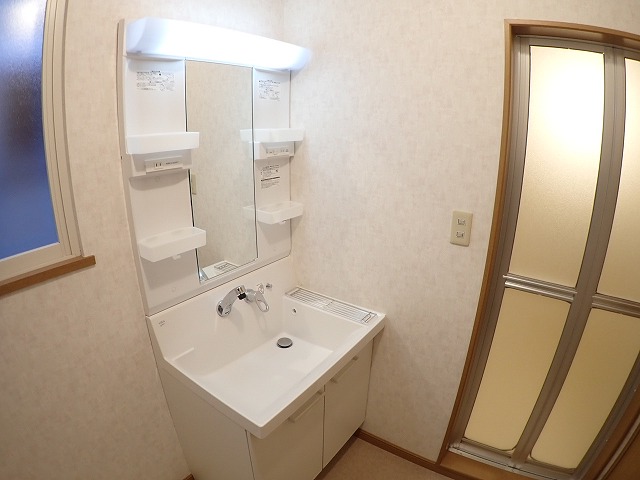 洗面設備　洗髪洗面化粧台