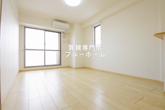 その他部屋・スペース　別角度からの洋室です！