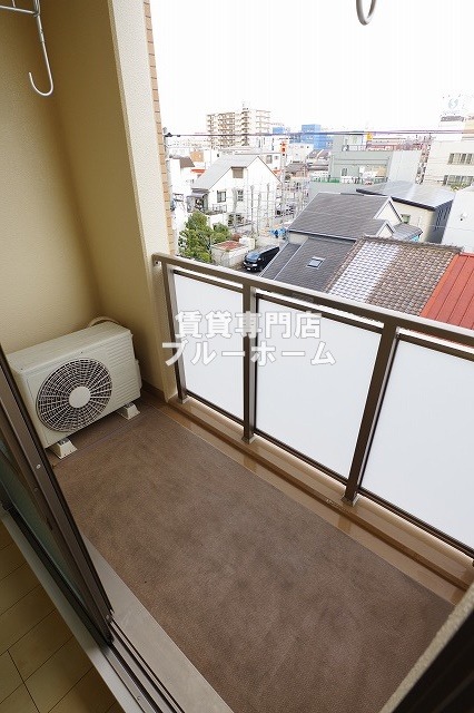 バルコニー　十分な広さ確保されています！