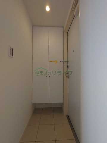 玄関　別階層の参考写真になります。