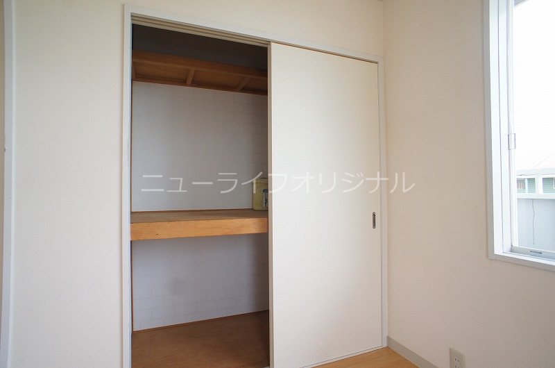 収納　奥行きのある収納スペースで荷物もたくさん入ります