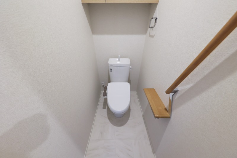 トイレ　温水浄水便座付トイレ