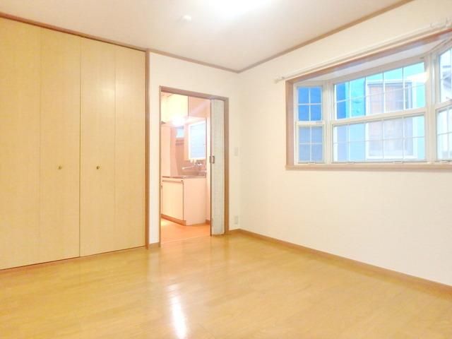 居室・リビング　★広々とした洋室★