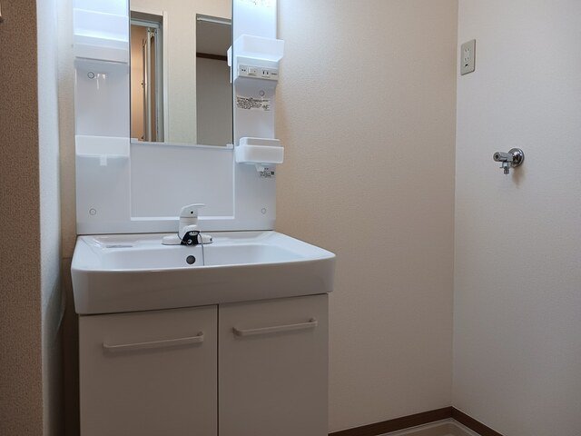 洗面設備　使いやすい洗面所です