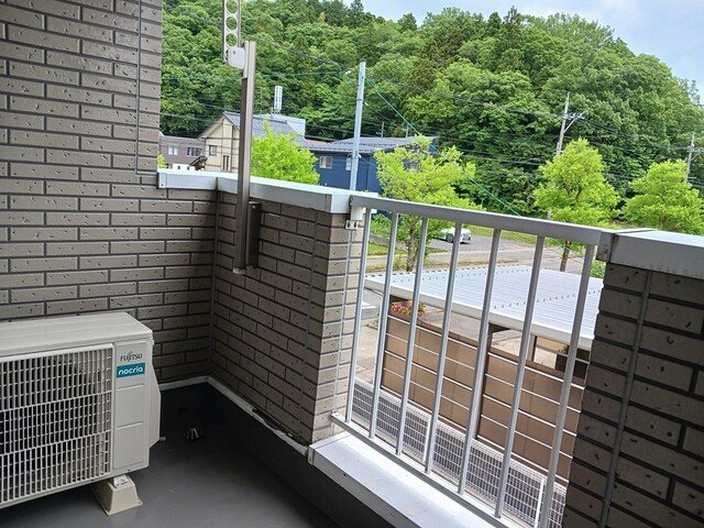 バルコニー　外からの目が気にならないバルコニーで洗濯物が干せます