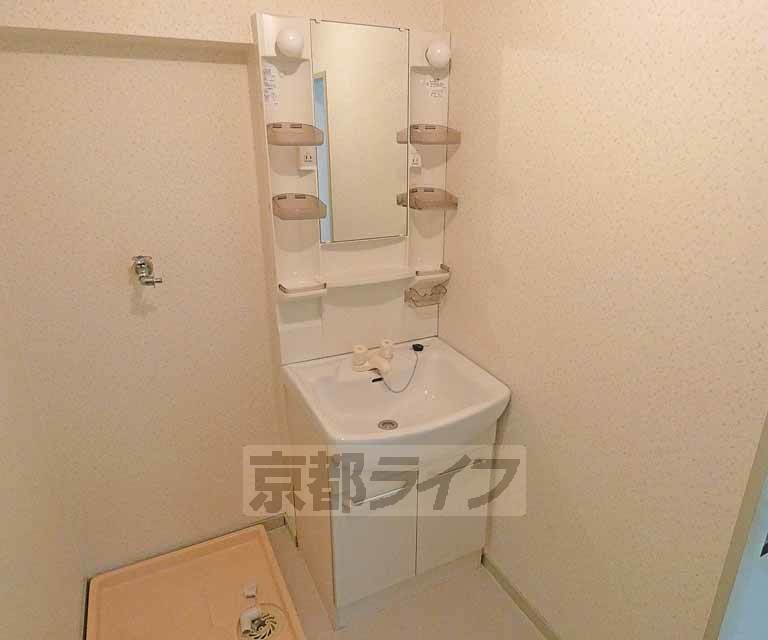 洗面設備　独立洗面台です。