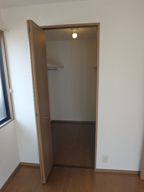 収納　ウォークインクローゼット