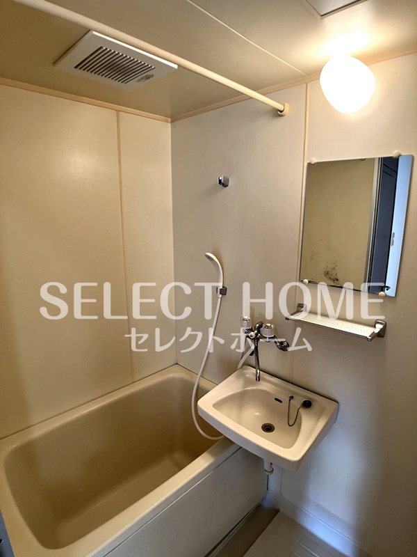 バス・シャワールーム　ゆったり過ごせるお風呂です