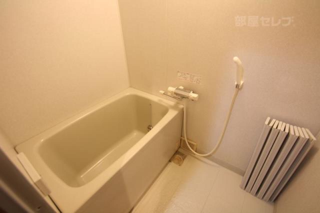 バス・シャワールーム　お風呂も清潔。