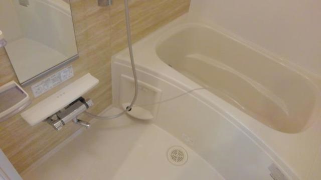 バス・シャワールーム　雨の日でも安心の浴室乾燥機付きです♪