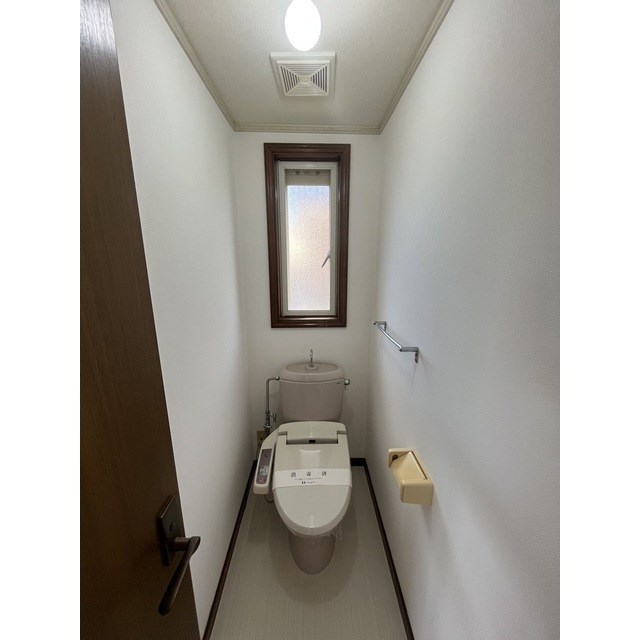 トイレ　温水洗浄便座付きトイレ