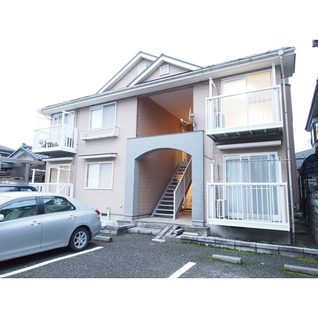 建物外観　2階建てアパート