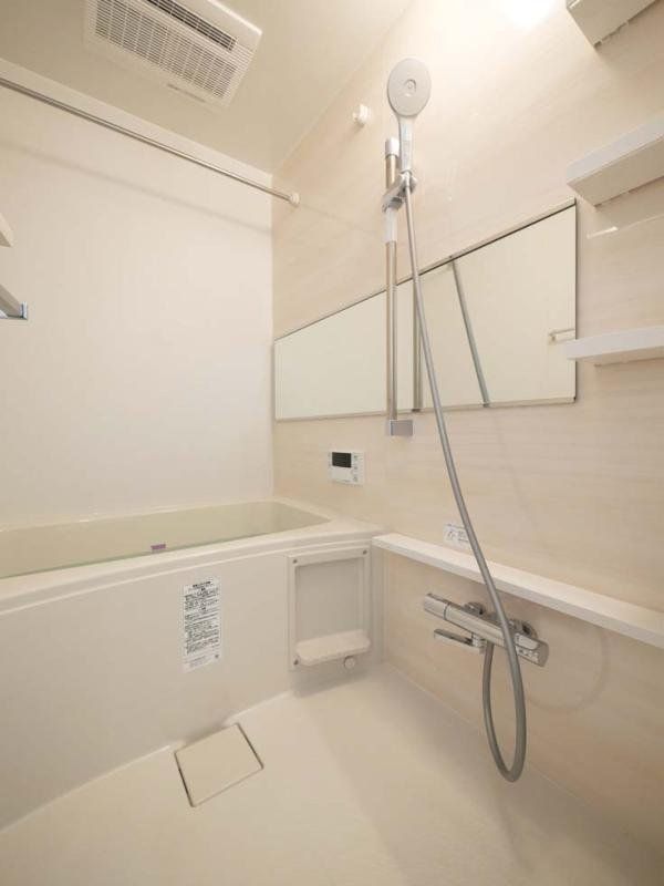 バス・シャワールーム　室内