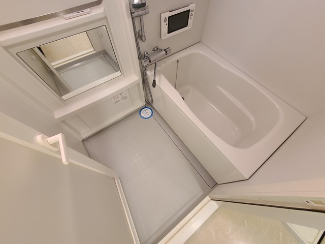 バス・シャワールーム　湯船に浸かりしっかり疲れを癒して下さい