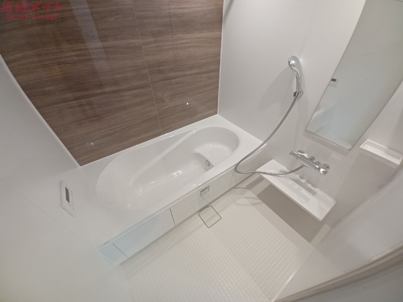 バス・シャワールーム　同型部屋写真です。