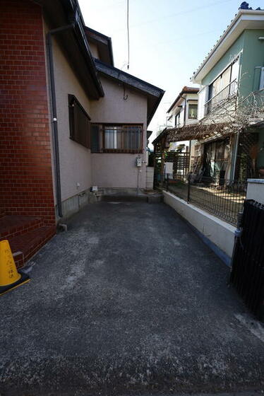 駐車場　敷地内駐車場付き！