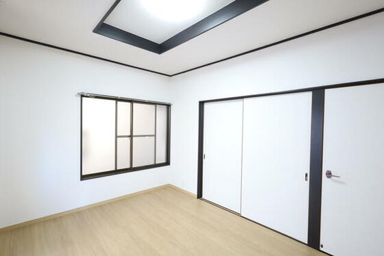 居室・リビング　フローリングが綺麗なリビングルーム♪