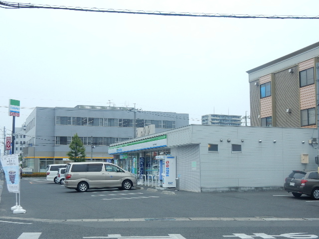 コンビニ　ファミリーマート／下中野本町店（コンビニ）まで450m