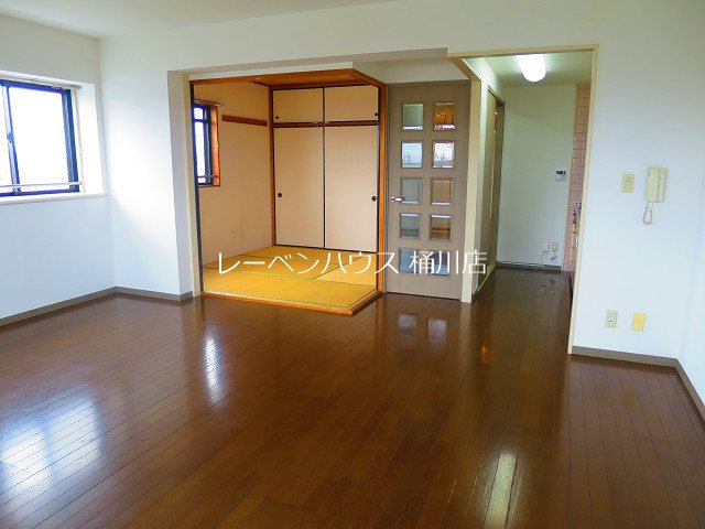 居室・リビング　レーベンハウス桶川店へ　048-787-5511