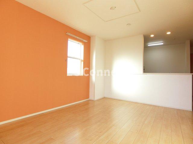 居室・リビング　角部屋で２面に窓があります。