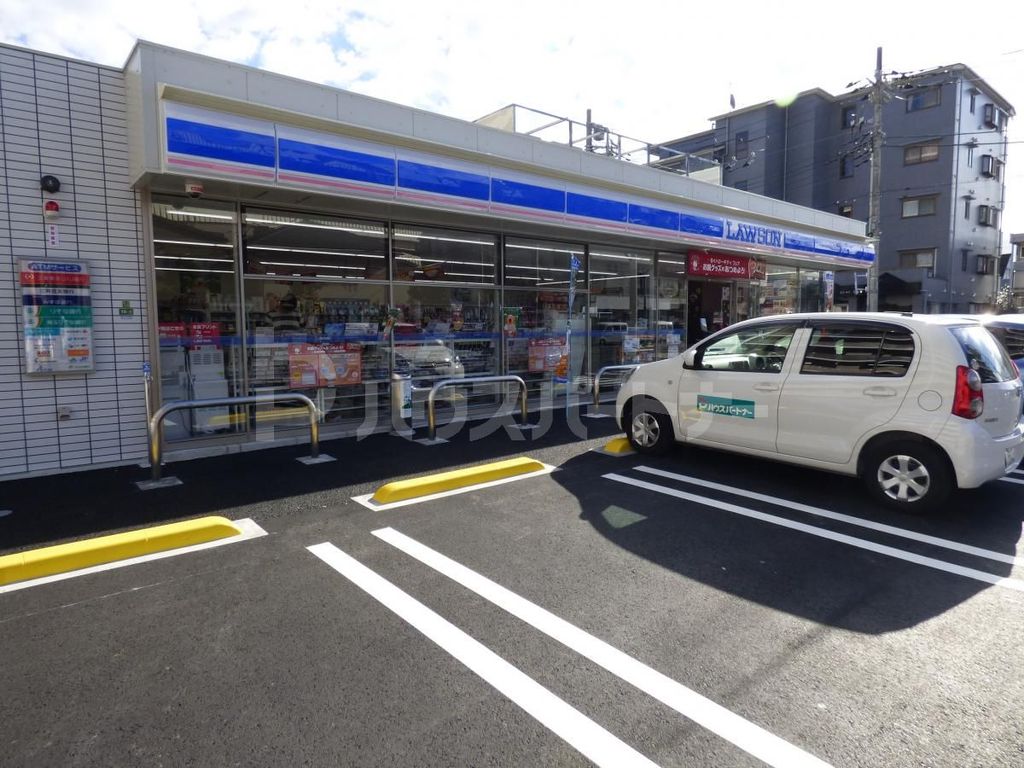 コンビニ　ローソン足立加平二丁目店（コンビニ）まで210m