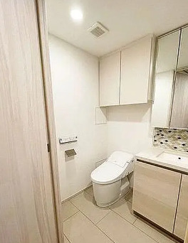 トイレ　同タイプ部屋　参考写真です