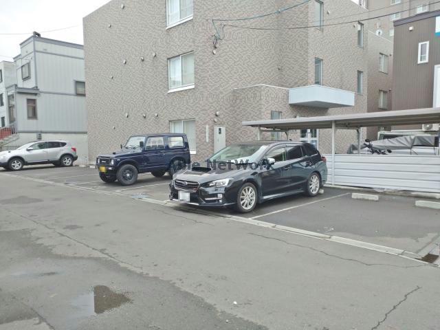 駐車場　駐車場
