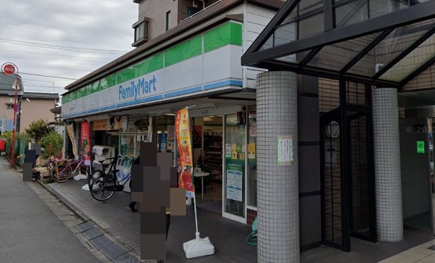 コンビニ　ファミリーマート 丸萬上石神井店★（コンビニ）まで718m