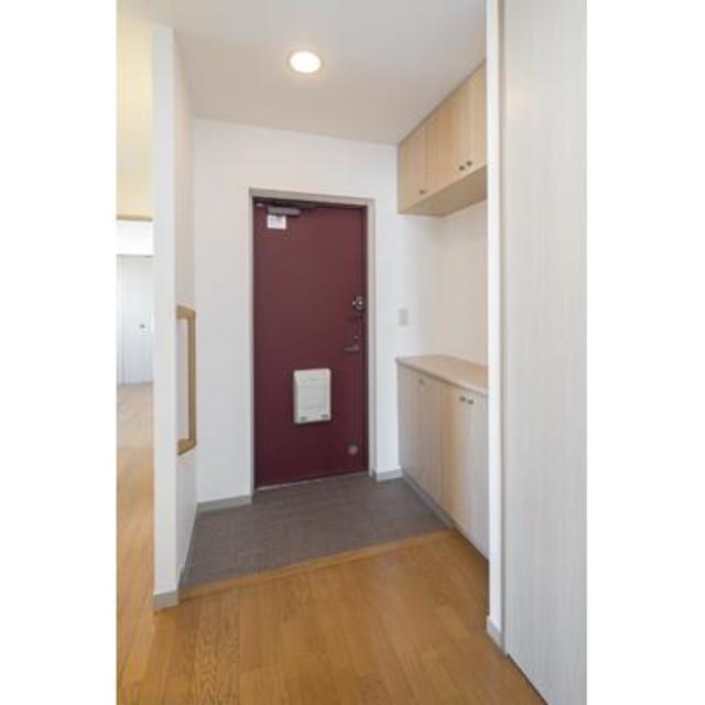 玄関　※写真は同タイプ住戸です。