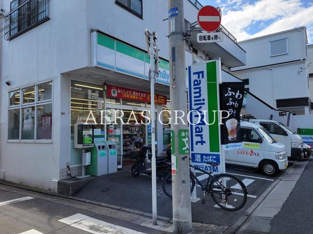 コンビニ　ファミリーマート西荻女子大通り店（コンビニ）まで440m