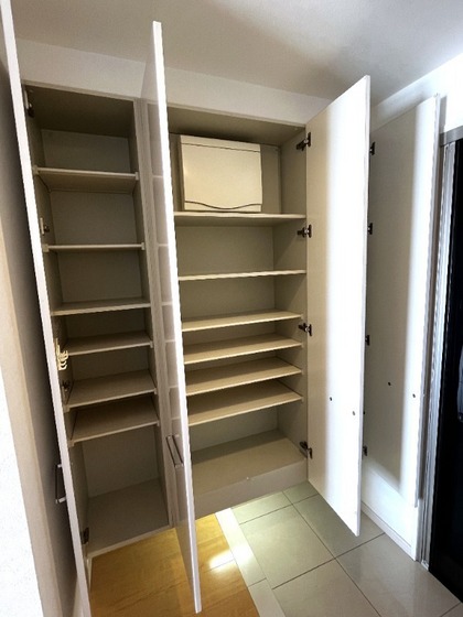 玄関　※他号室の写真です。